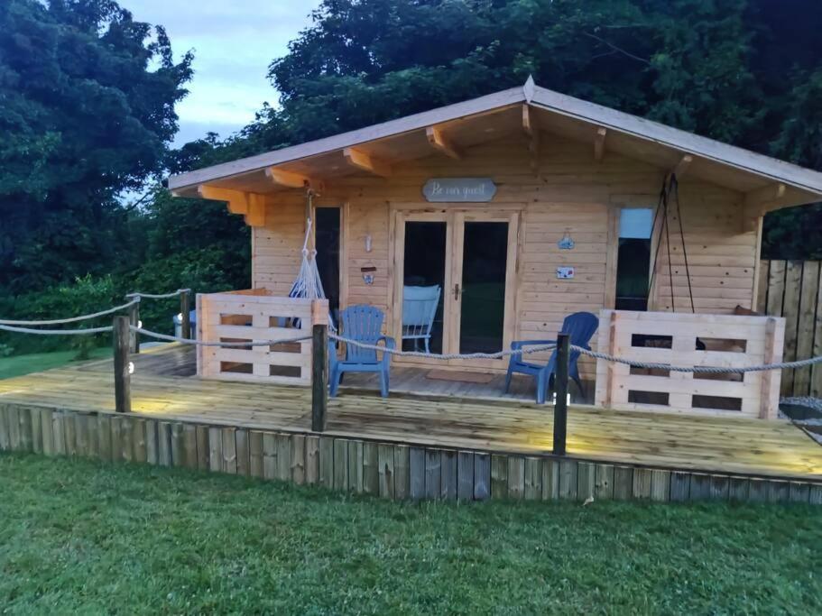Luxury Log With Wood Fired Hot Tub