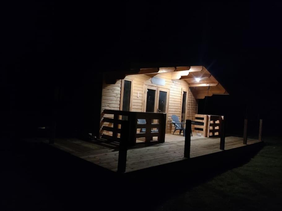Luxury Log With Wood Fired Hot Tub Moville