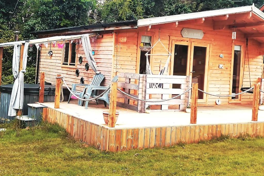 Chalet Luxury Log With Wood Fired Hot Tub *