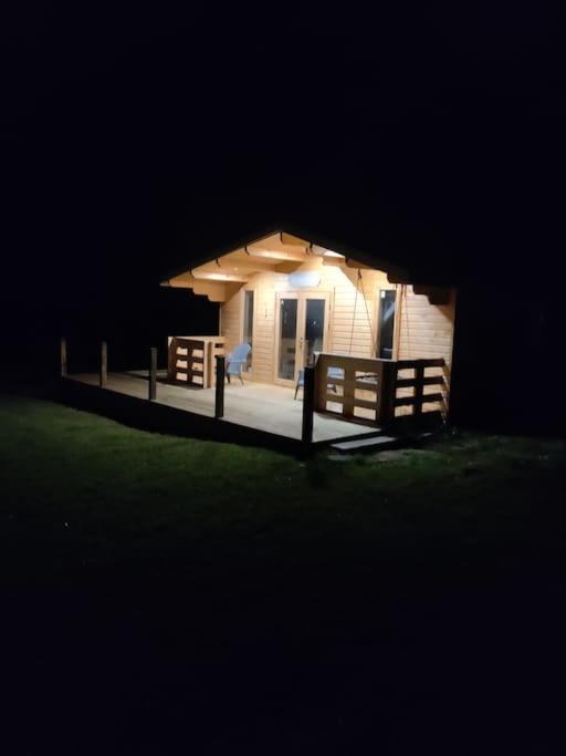 Chalet Luxury Log With Wood Fired Hot Tub *