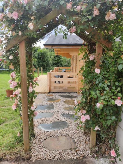 Luxury Log With Wood Fired Hot Tub Chalet Moville