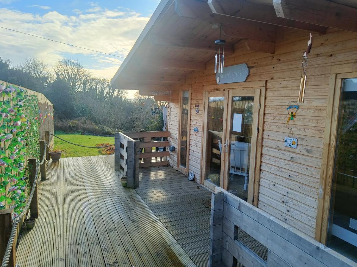 Luxury Log With Wood Fired Hot Tub
